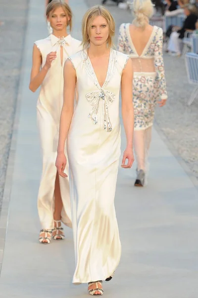 Look 60